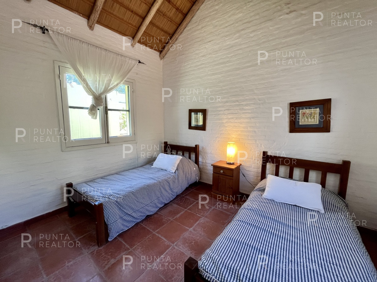 Chacra ID.1386 - Chacra  Casa alquiler, 12 dormitorios, cancha de Tenis, José Ignacio, Alquiler
