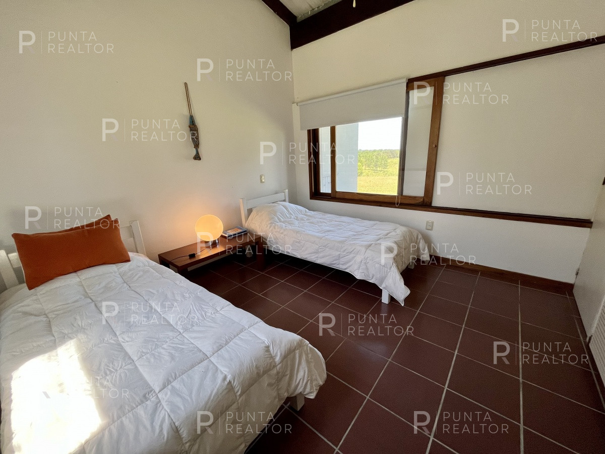 Chacra ID.1386 - Chacra  Casa alquiler, 12 dormitorios, cancha de Tenis, José Ignacio, Alquiler