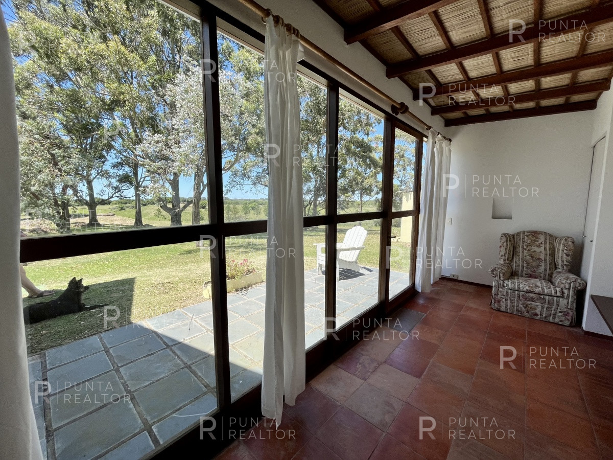 Chacra ID.1386 - Chacra  Casa alquiler, 12 dormitorios, cancha de Tenis, José Ignacio, Alquiler