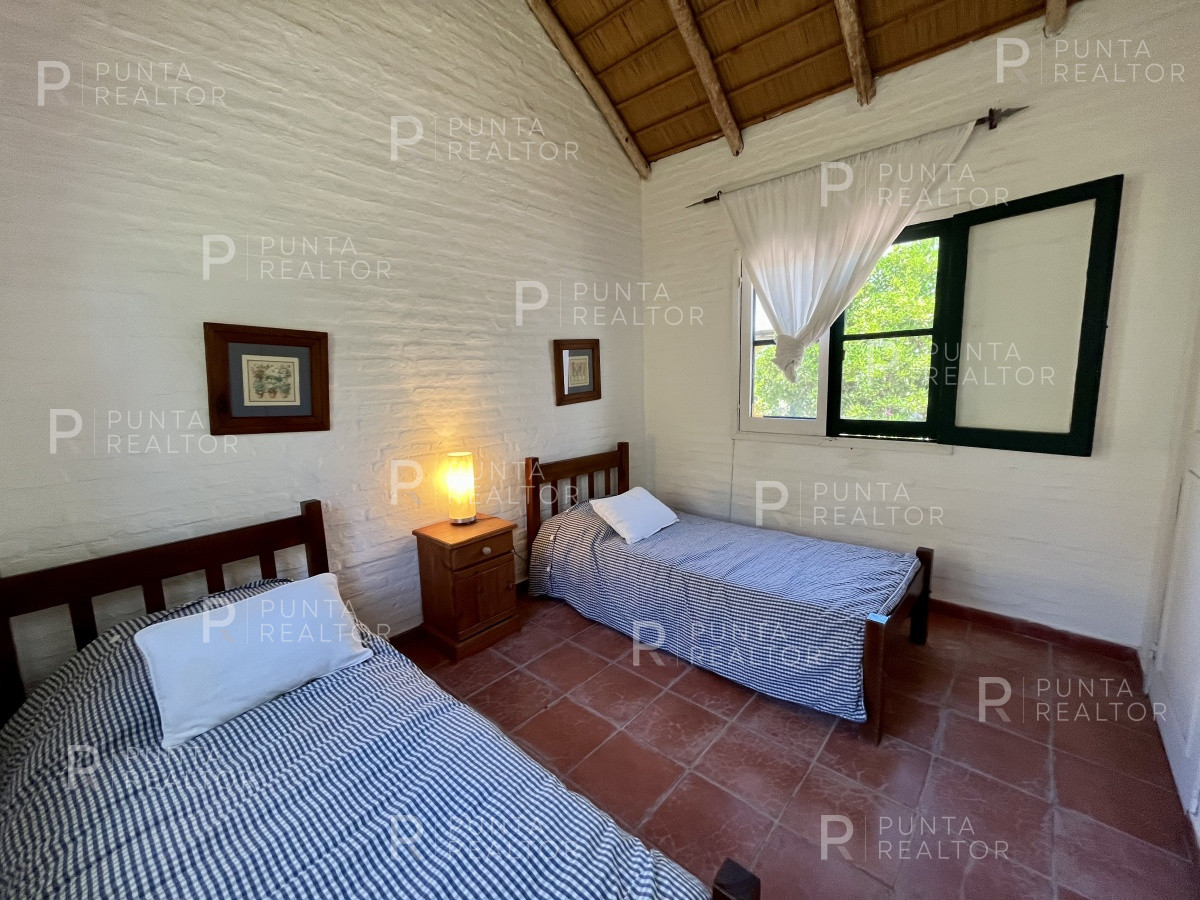 Chacra ID.1386 - Chacra  Casa alquiler, 12 dormitorios, cancha de Tenis, José Ignacio, Alquiler
