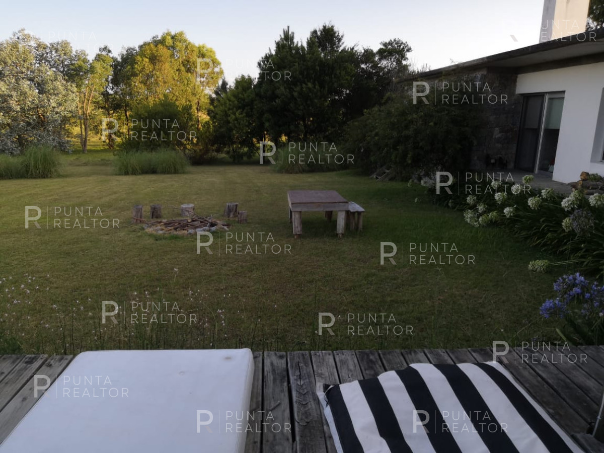 Chacra ID.363 - Chacra casa alquiler,  4 dormitorios, pileta, José Ignacio, Uruguay