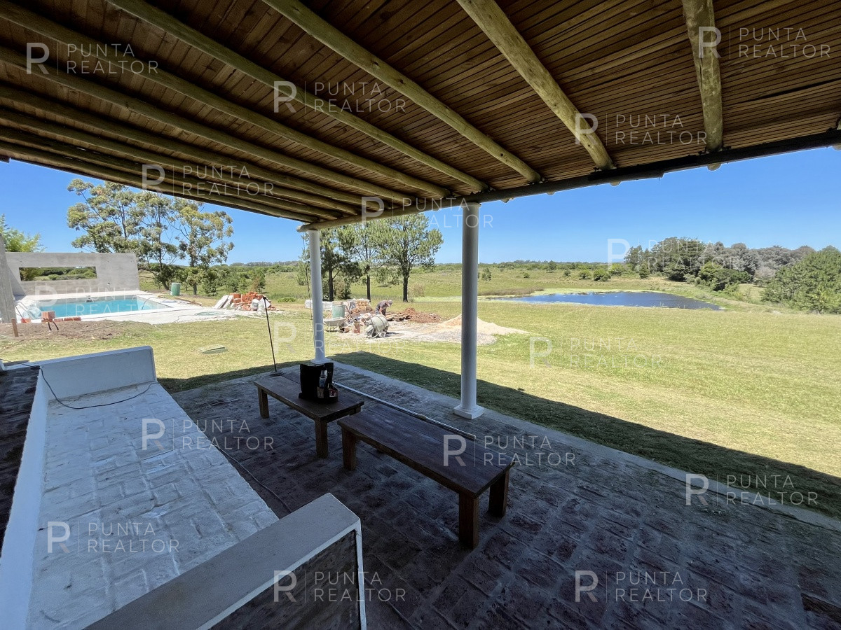 Chacra ID.1386 - Chacra  Casa alquiler, 12 dormitorios, cancha de Tenis, José Ignacio, Alquiler