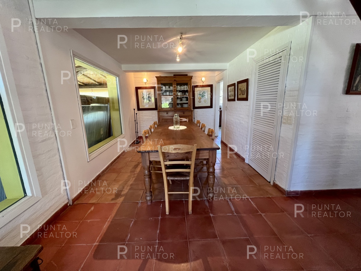Chacra ID.1386 - Chacra  Casa alquiler, 12 dormitorios, cancha de Tenis, José Ignacio, Alquiler