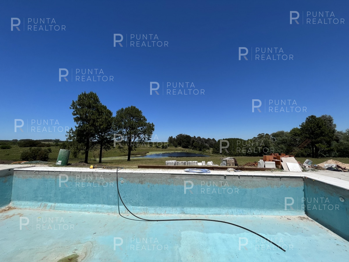 Chacra ID.1386 - Chacra  Casa alquiler, 12 dormitorios, cancha de Tenis, José Ignacio, Alquiler