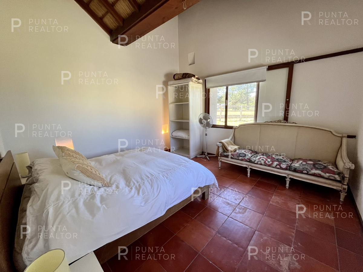 Chacra ID.1386 - Chacra  Casa alquiler, 12 dormitorios, cancha de Tenis, José Ignacio, Alquiler