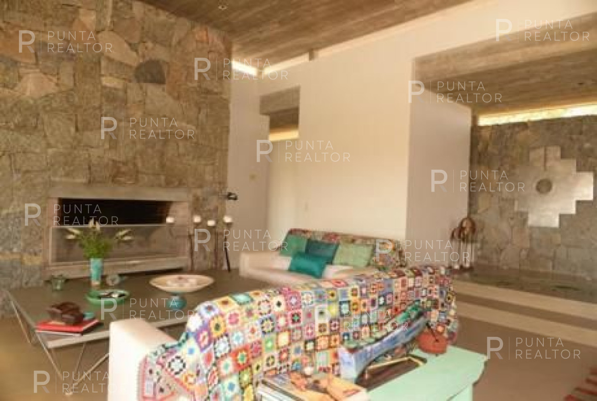 Chacra ID.363 - Chacra casa alquiler,  4 dormitorios, pileta, José Ignacio, Uruguay