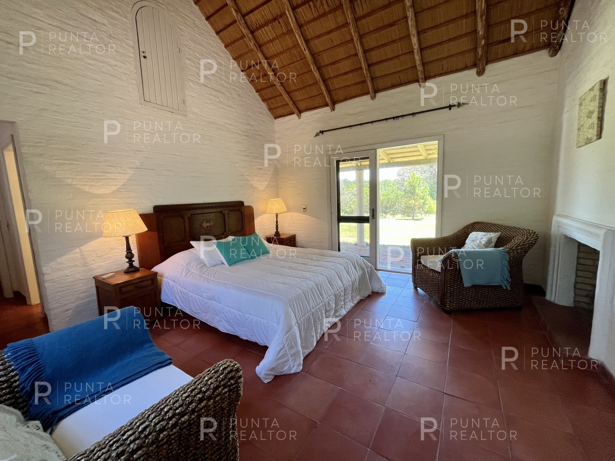 Chacra ID.1386 - Chacra  Casa alquiler, 12 dormitorios, cancha de Tenis, José Ignacio, Alquiler