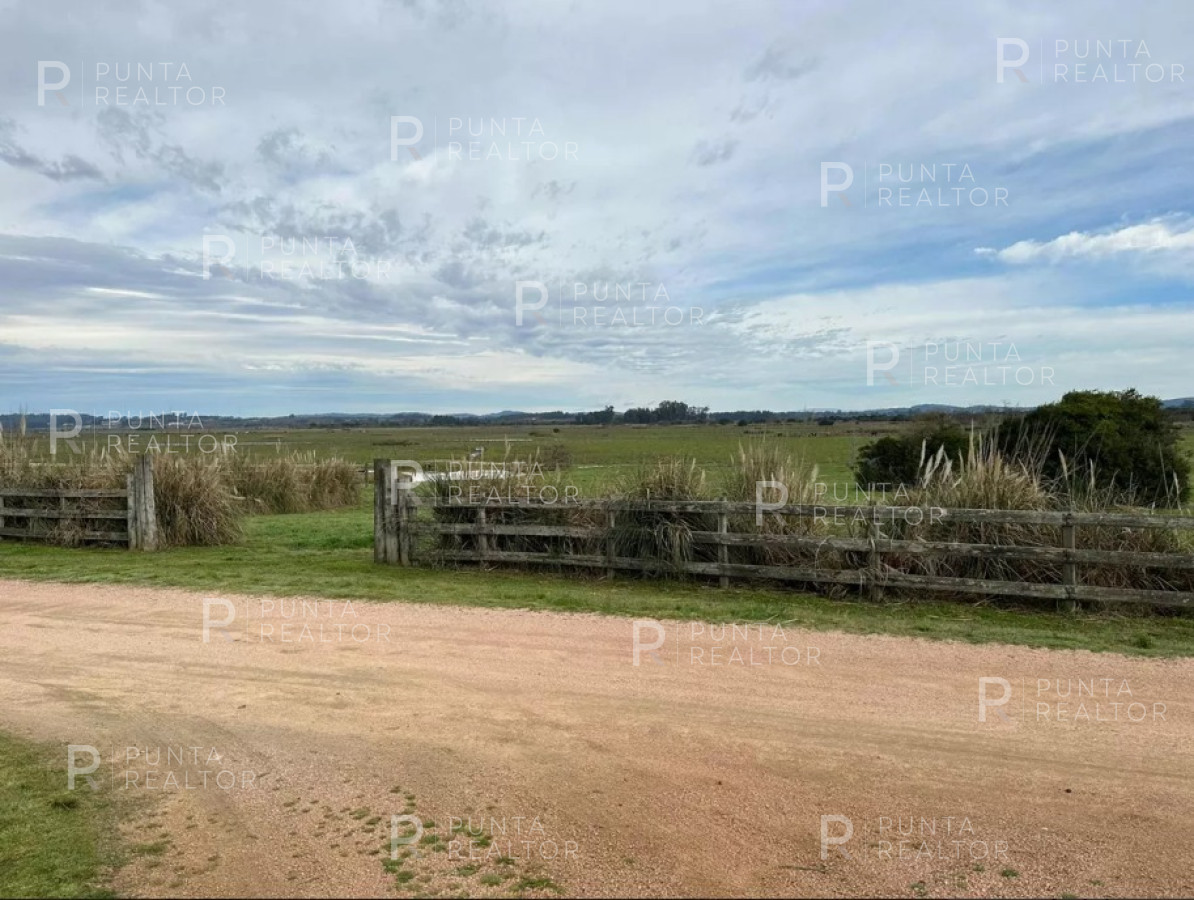 Terreno ID.1948 - Lote en venta en El quijote Barrio Privado, La Barra, Uruguay