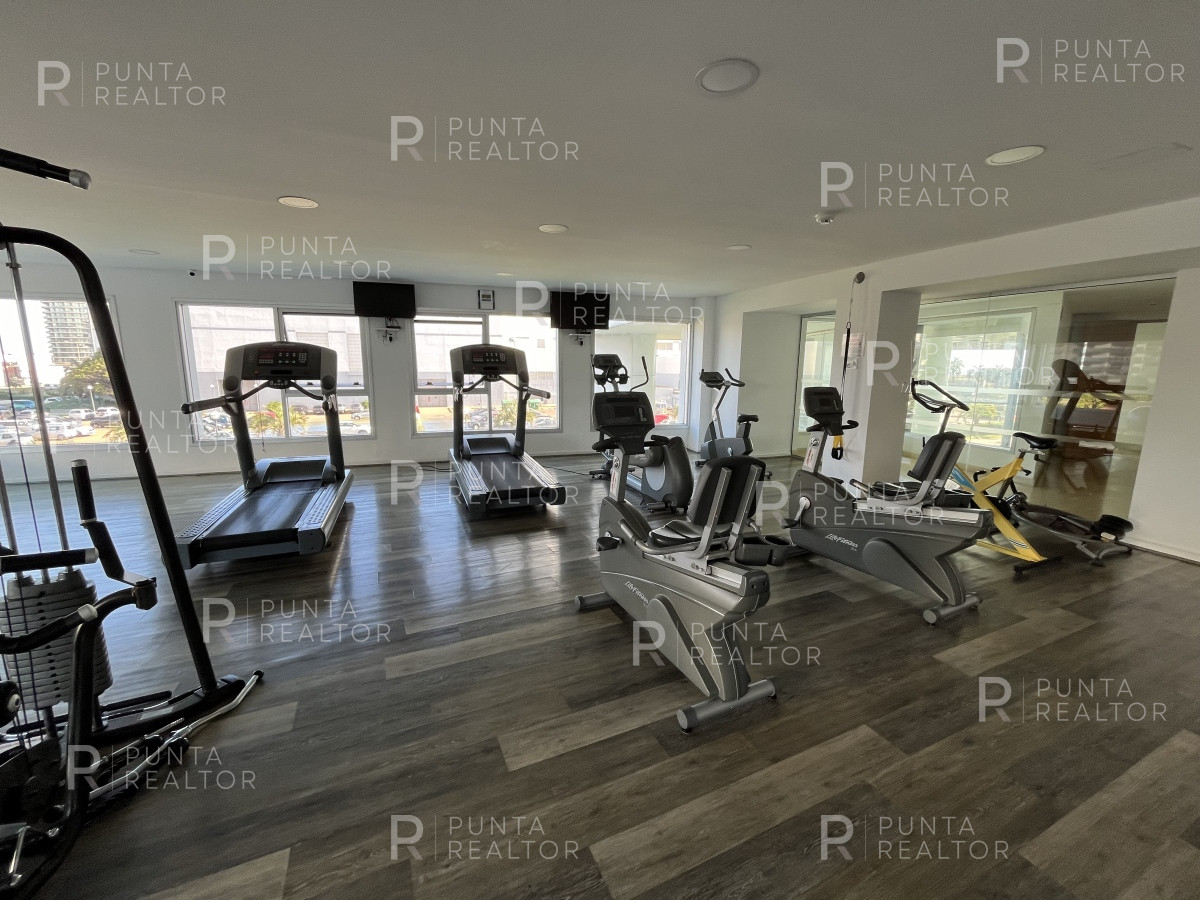 Apartamento ID.2224 - Departamento alquiler 4 dormitorios, Playa Mansa, Punta del Este, Uruguay