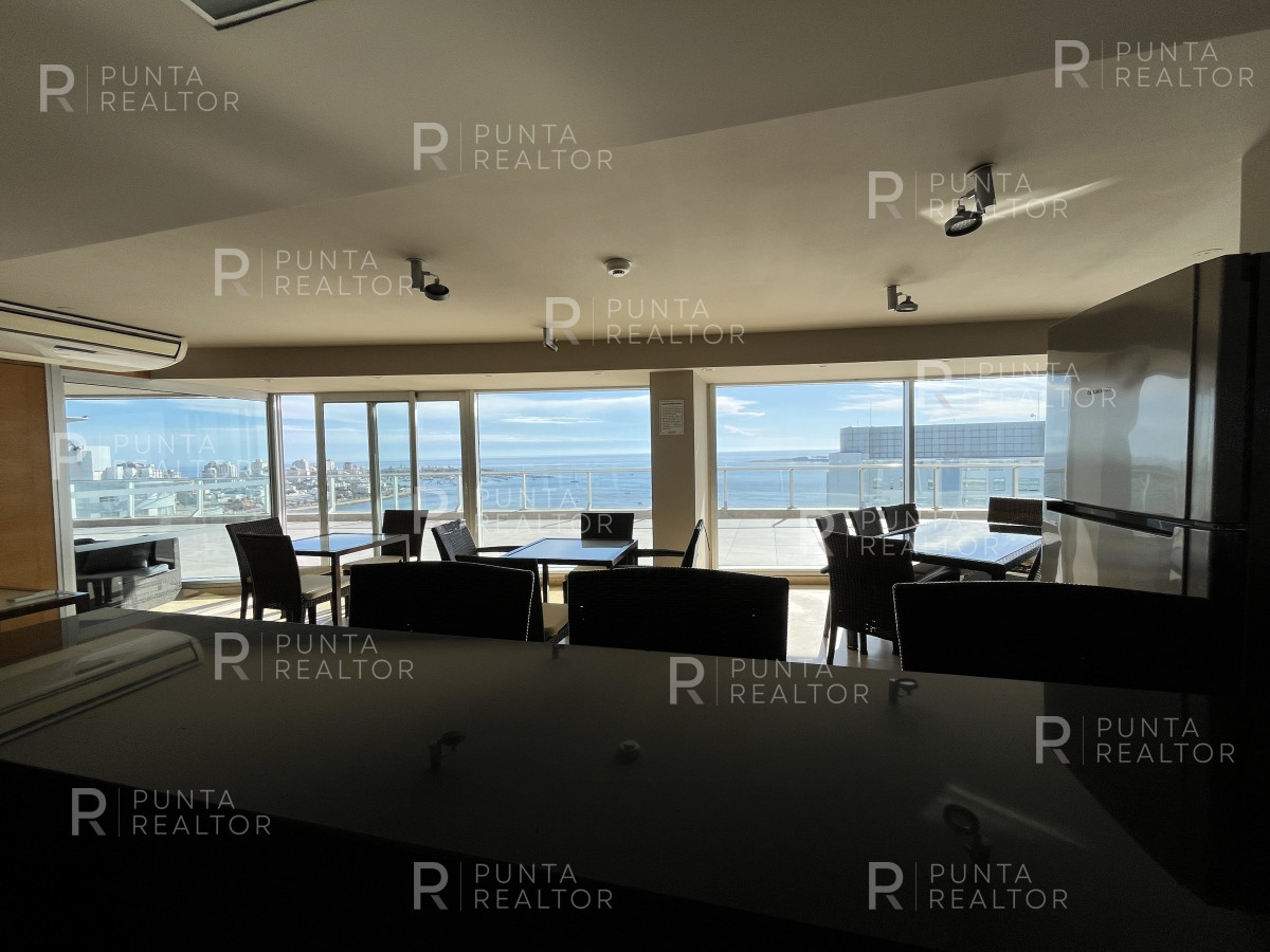 Apartamento ID.2224 - Departamento alquiler 4 dormitorios, Playa Mansa, Punta del Este, Uruguay