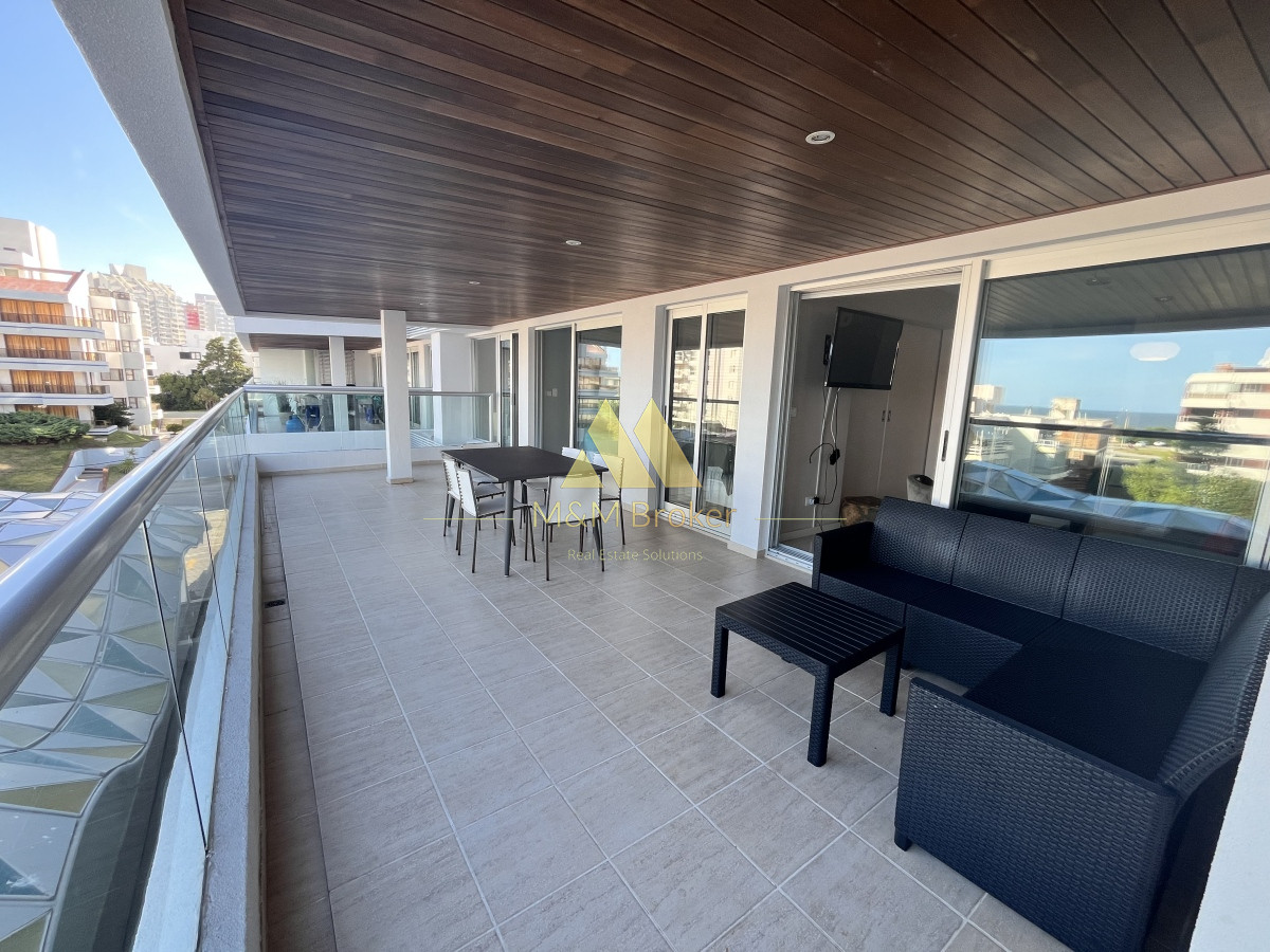 Venta y alquiler apartamento 2 dormitorios y medio playa brava