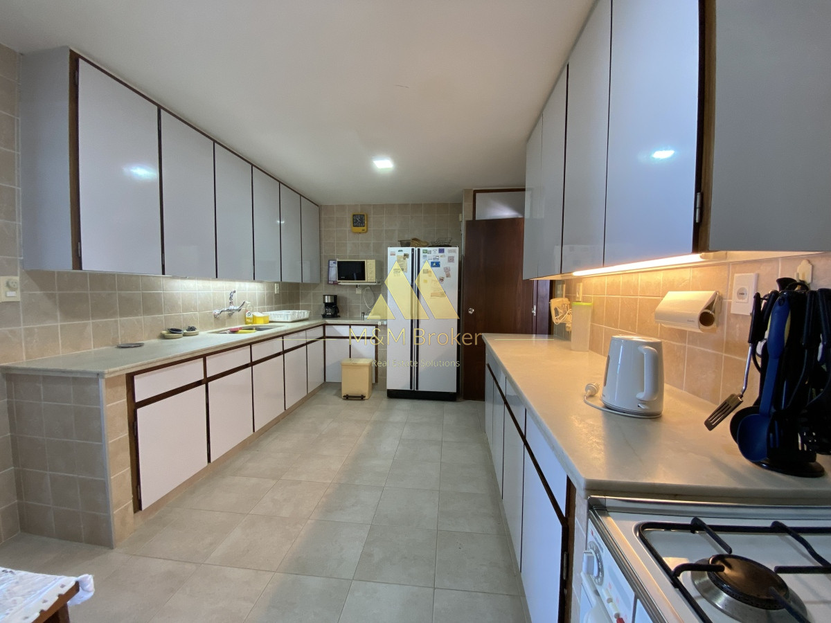 Apartamento ID.335 - Amplio departamento 3 dormitorios en Playa Mansa