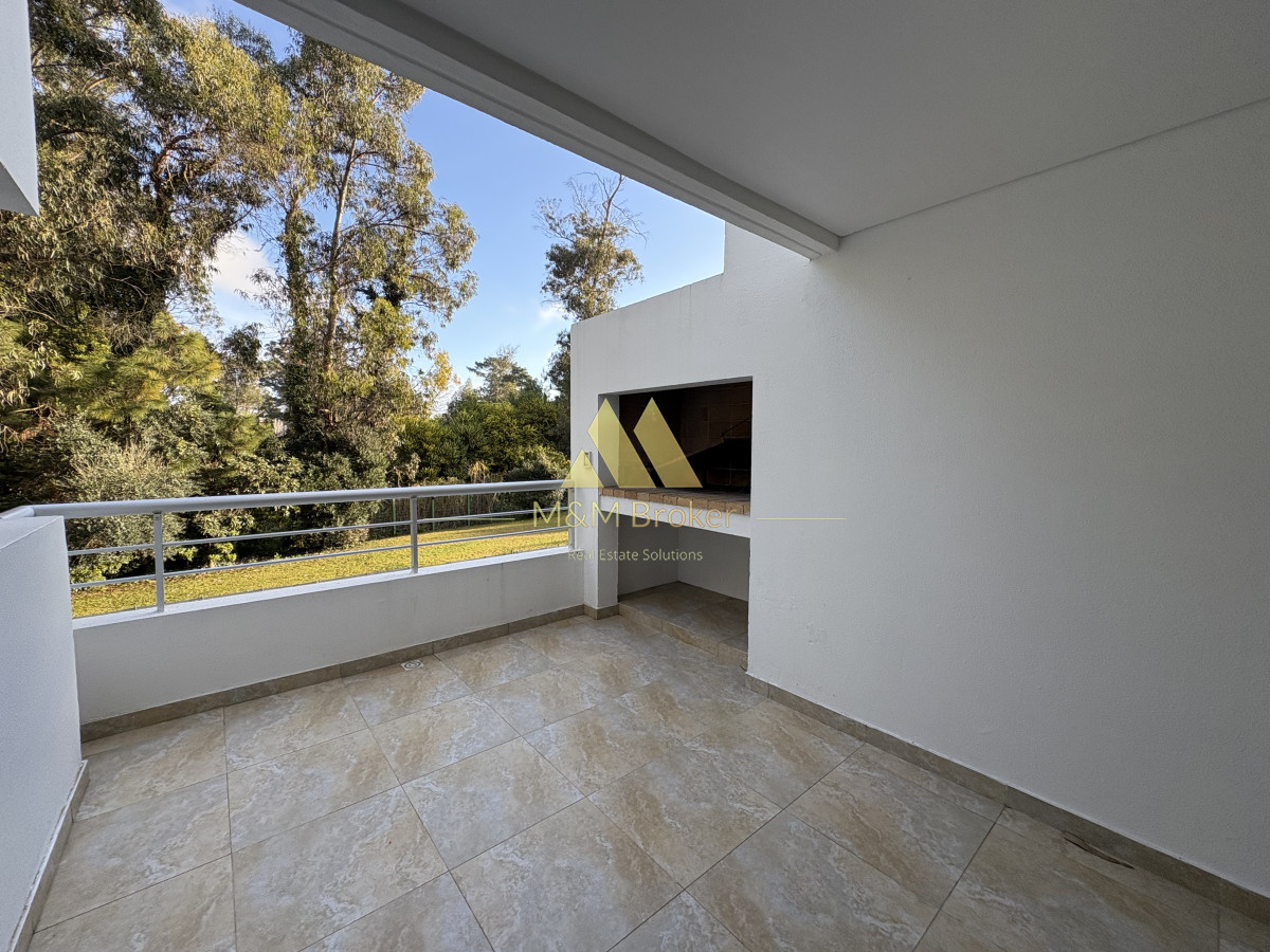 Apartamento ID.815 - Amplio departamento en Playa Brava 2 dormitorios