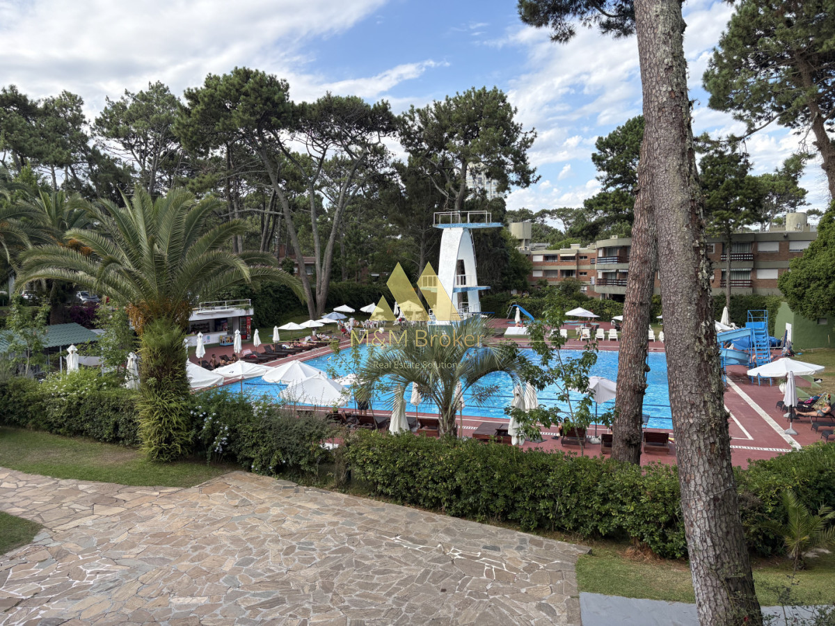 Apartamento ID.847 - Funcional departamento con 2 dormitorios en Playa Mansa