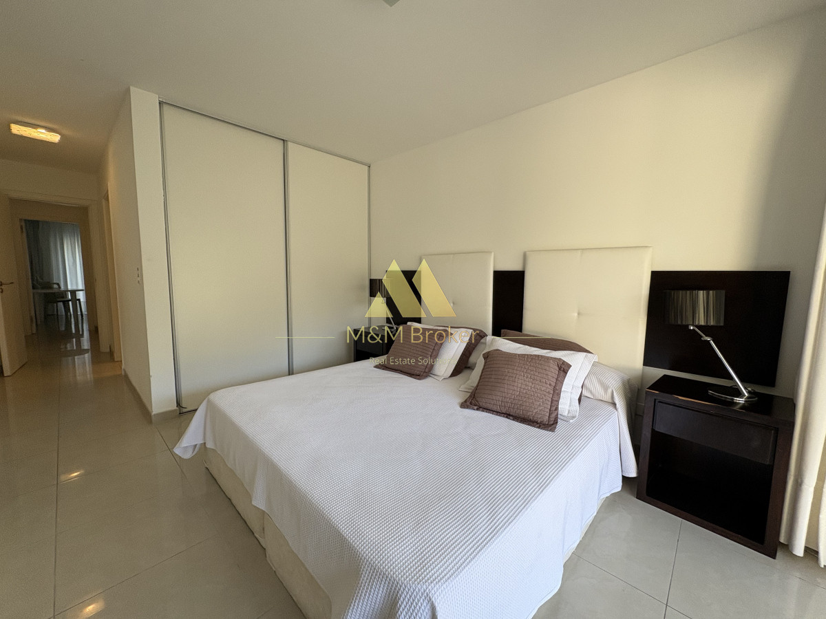 Apartamento ID.815 - Amplio departamento en Playa Brava 2 dormitorios