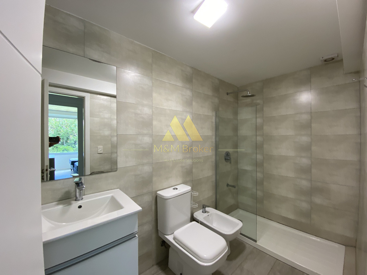 Apartamento ID.401 - Vendo 2 Dormitorios en Playa Mansa, Punta del Este