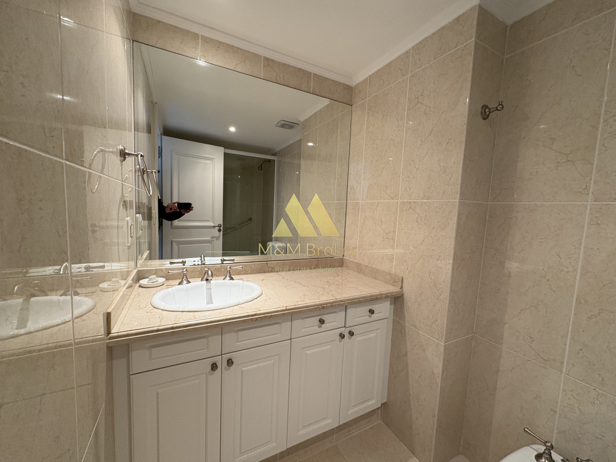 Apartamento ID.768 - Exclusivo departamento frente al mar, 4 suites, Playa Mansa