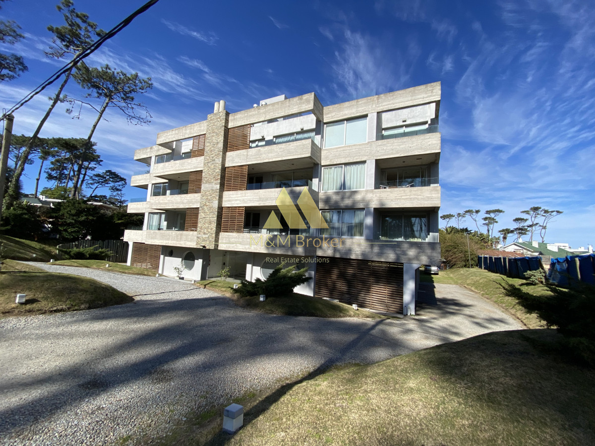 Apartamento ID.401 - Vendo 2 Dormitorios en Playa Mansa, Punta del Este
