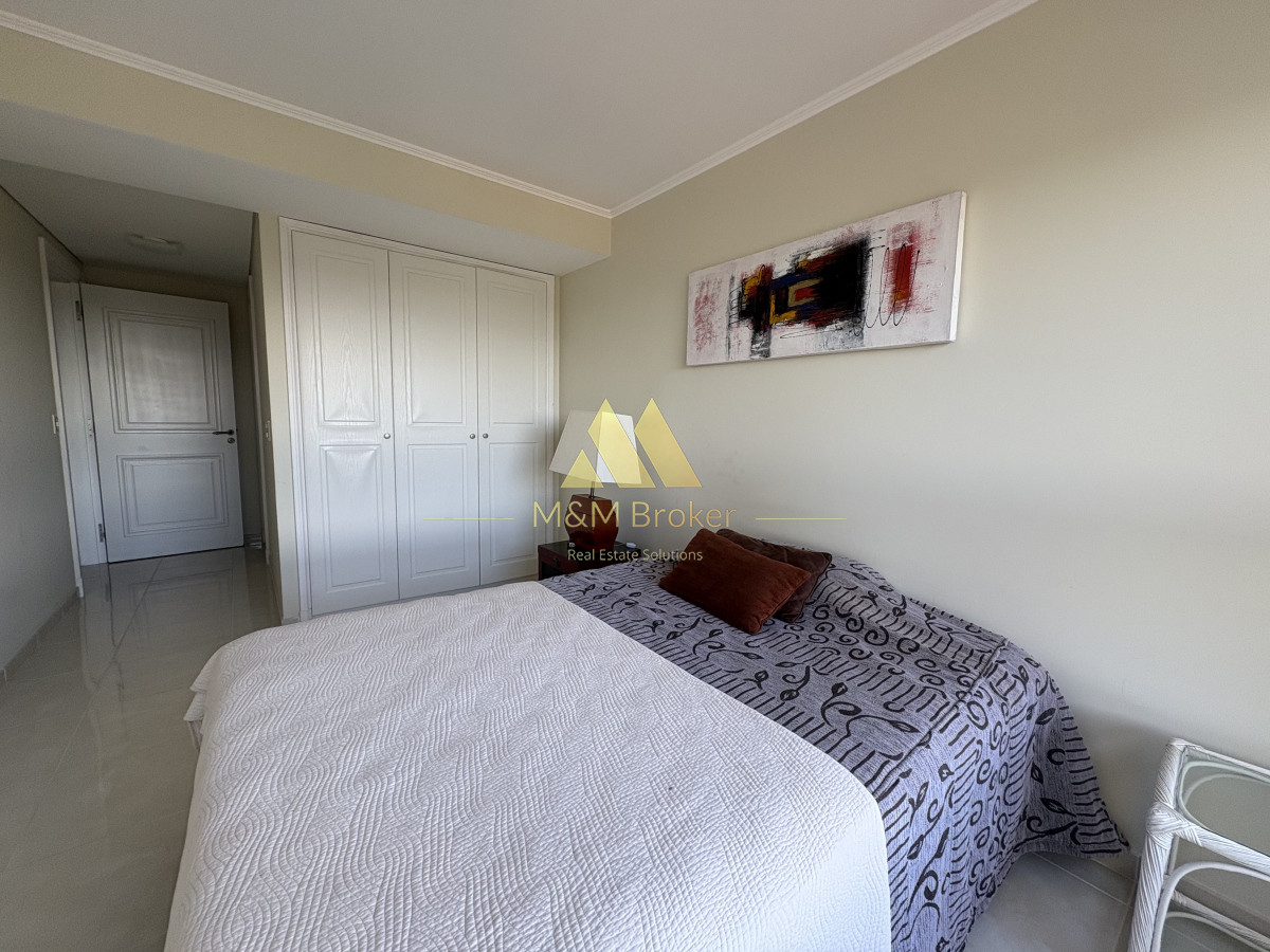 Apartamento ID.768 - Exclusivo departamento frente al mar, 4 suites, Playa Mansa