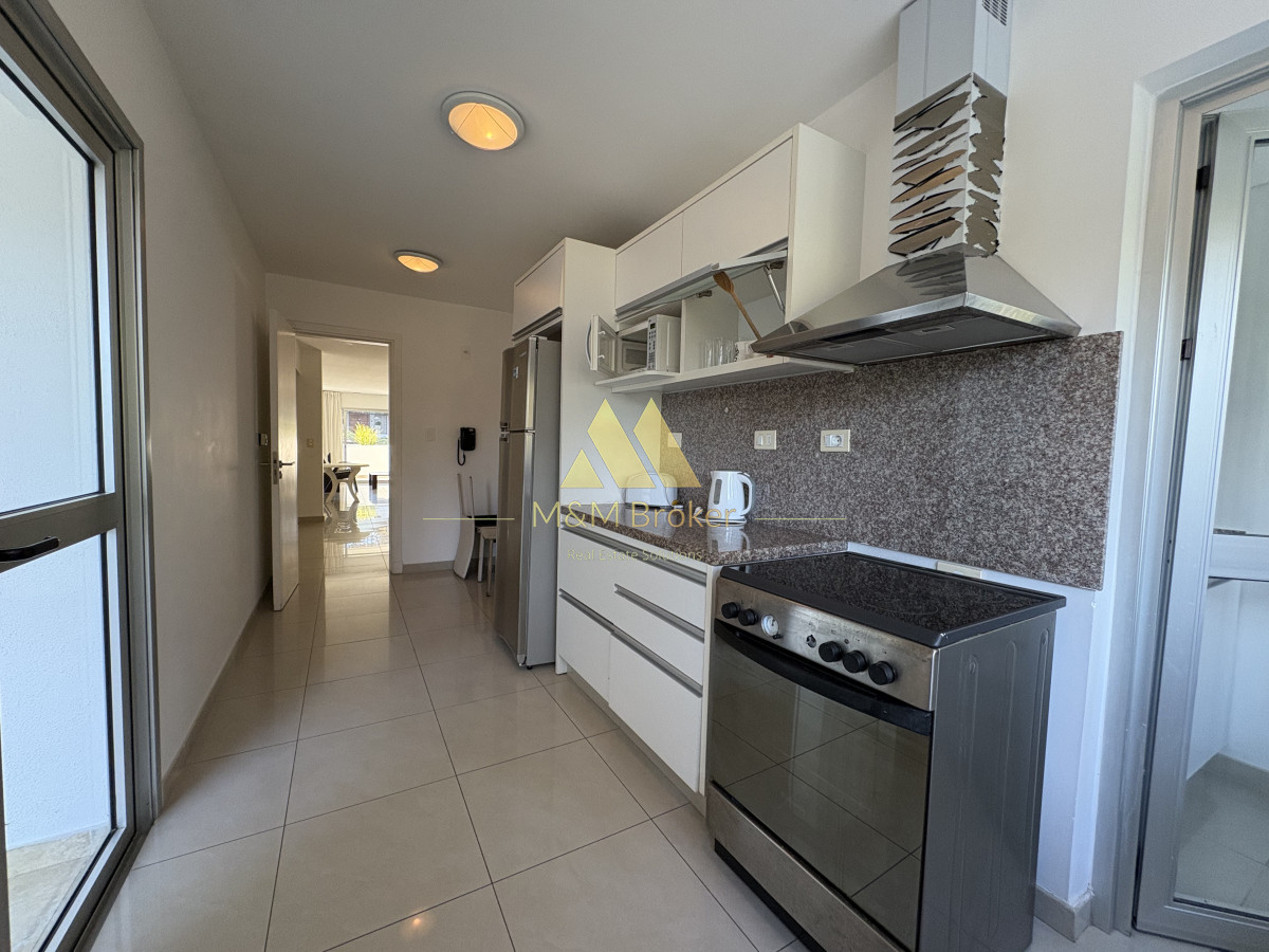 Apartamento ID.815 - Amplio departamento en Playa Brava 2 dormitorios