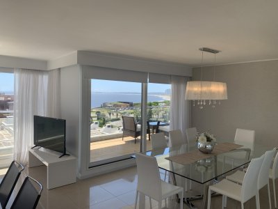 Venta apartamento 3 suite + servicio Playa Mansa