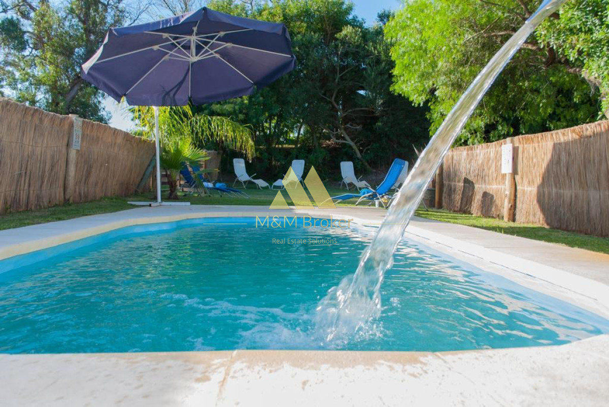 Casa ID.406 - Venta Complejo de 7 Bungalows Bello Horizonte a pasos del Mar