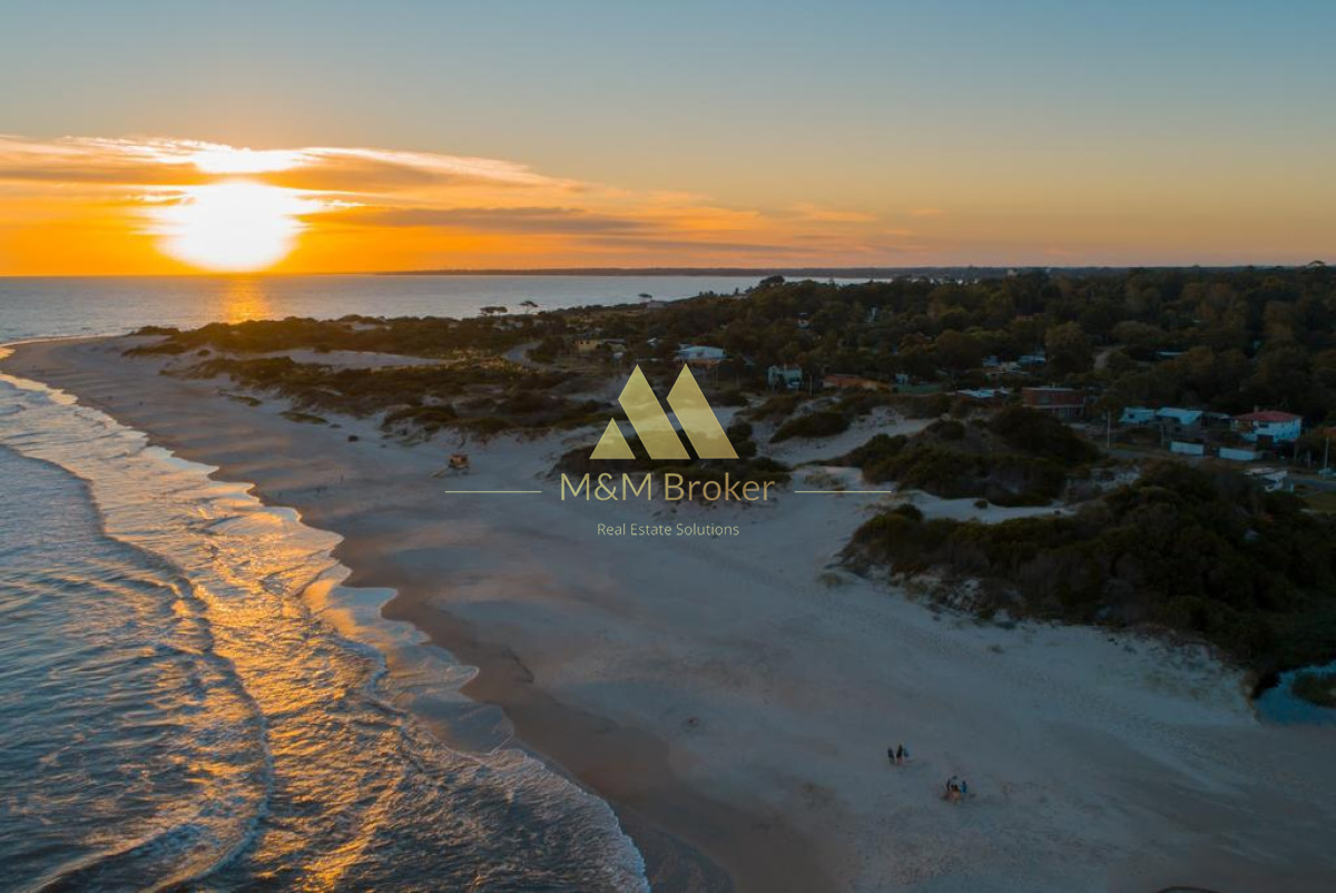 Casa ID.406 - Venta Complejo de 7 Bungalows Bello Horizonte a pasos del Mar