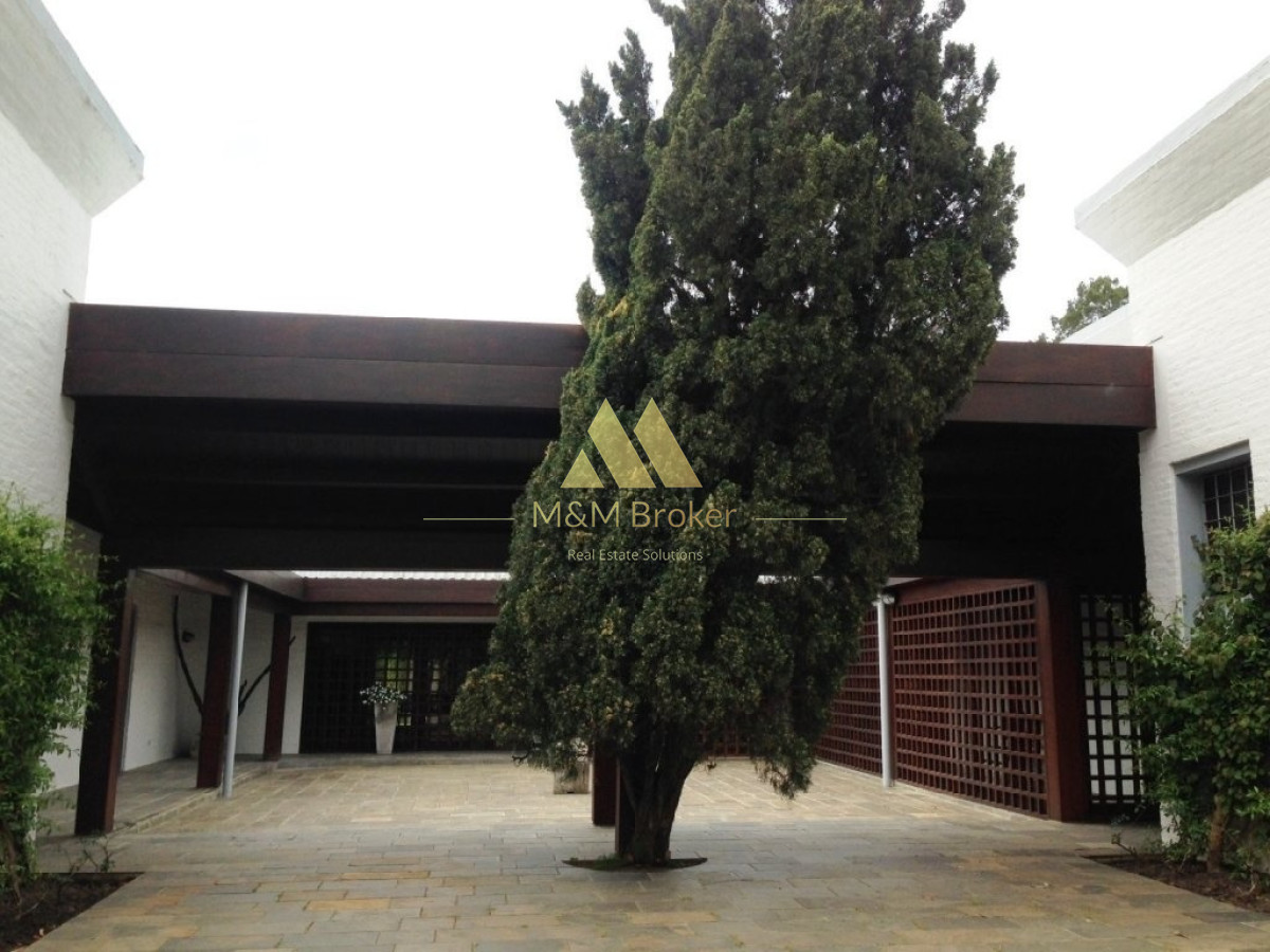 Casa ID.40 - Playa Brava, 4 Dormitorios, Loft Y Servicio.