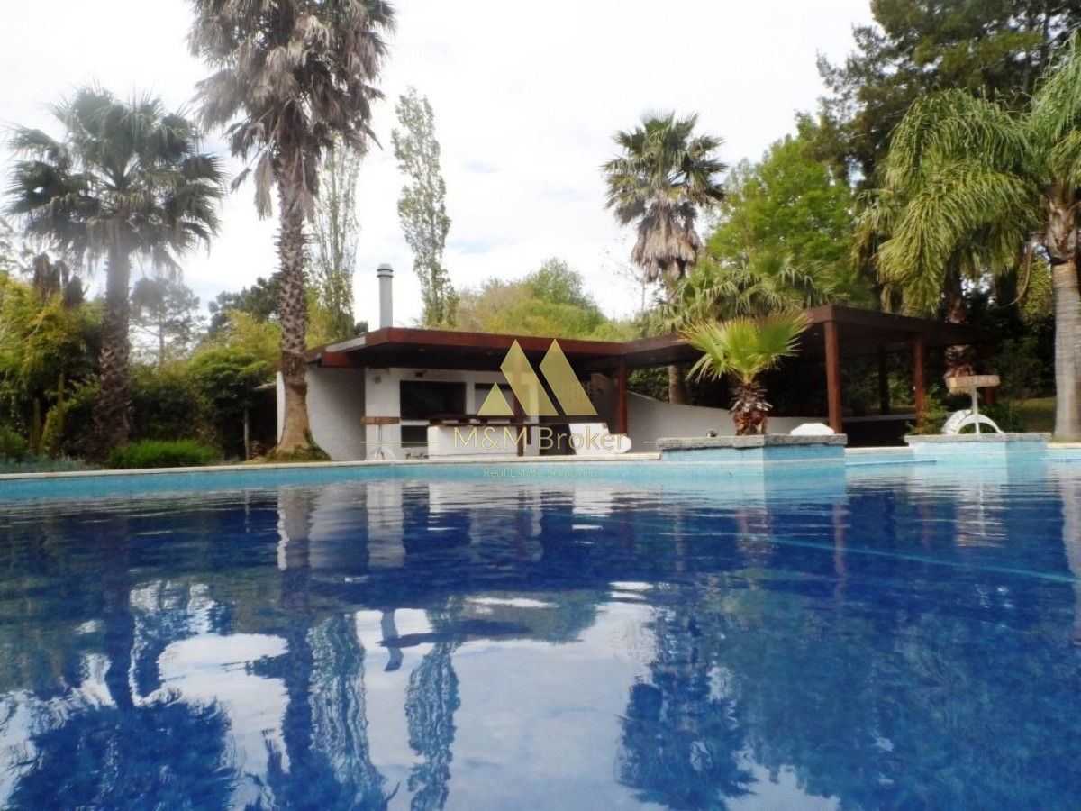 Casa ID.40 - Playa Brava, 4 Dormitorios, Loft Y Servicio.