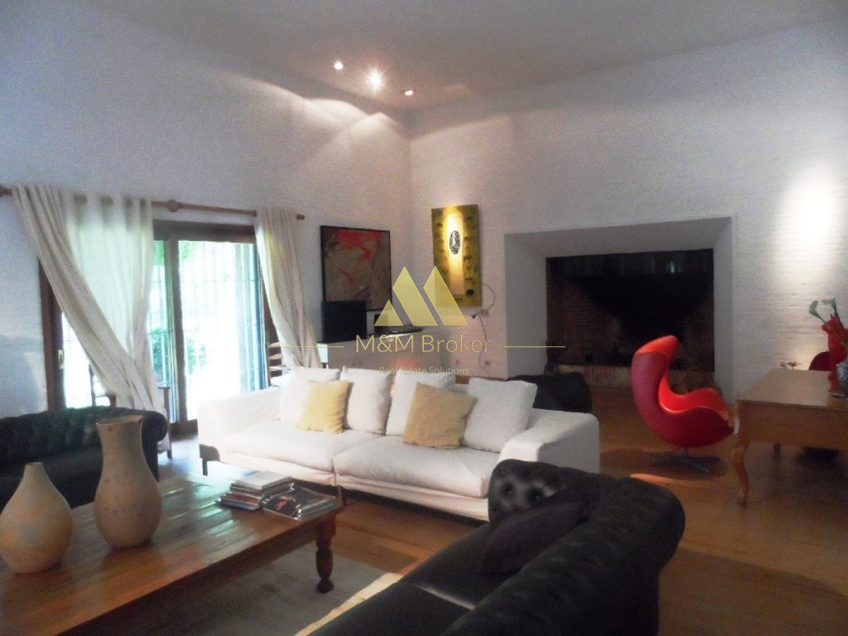 Casa ID.40 - Playa Brava, 4 Dormitorios, Loft Y Servicio.