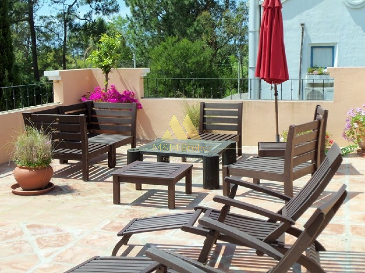 Casa ID.172 - Alquilo,Playa Brava 4 dormitorios, y piscina, parada 23