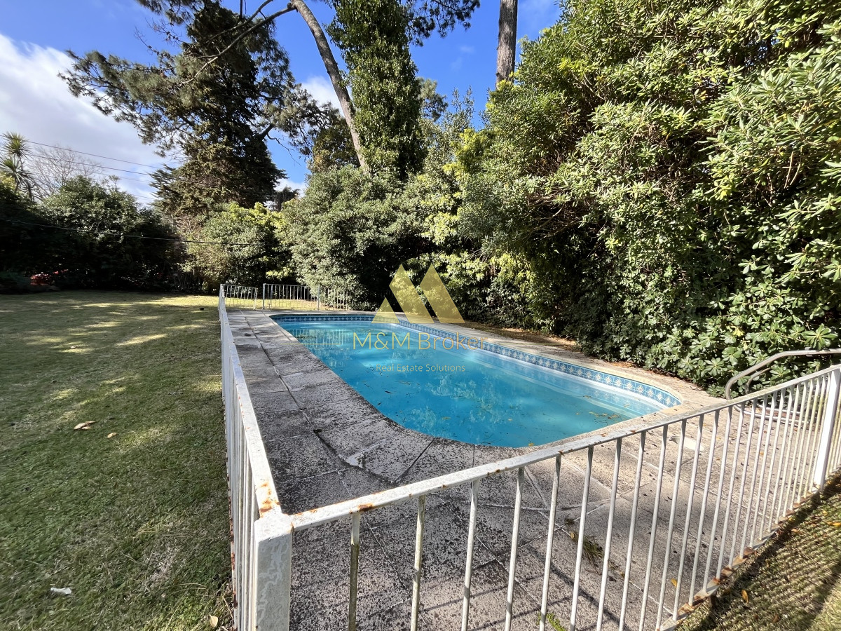 Casa ID.490 - Venta casa 5 dormitorios Playa Mansa parada 10