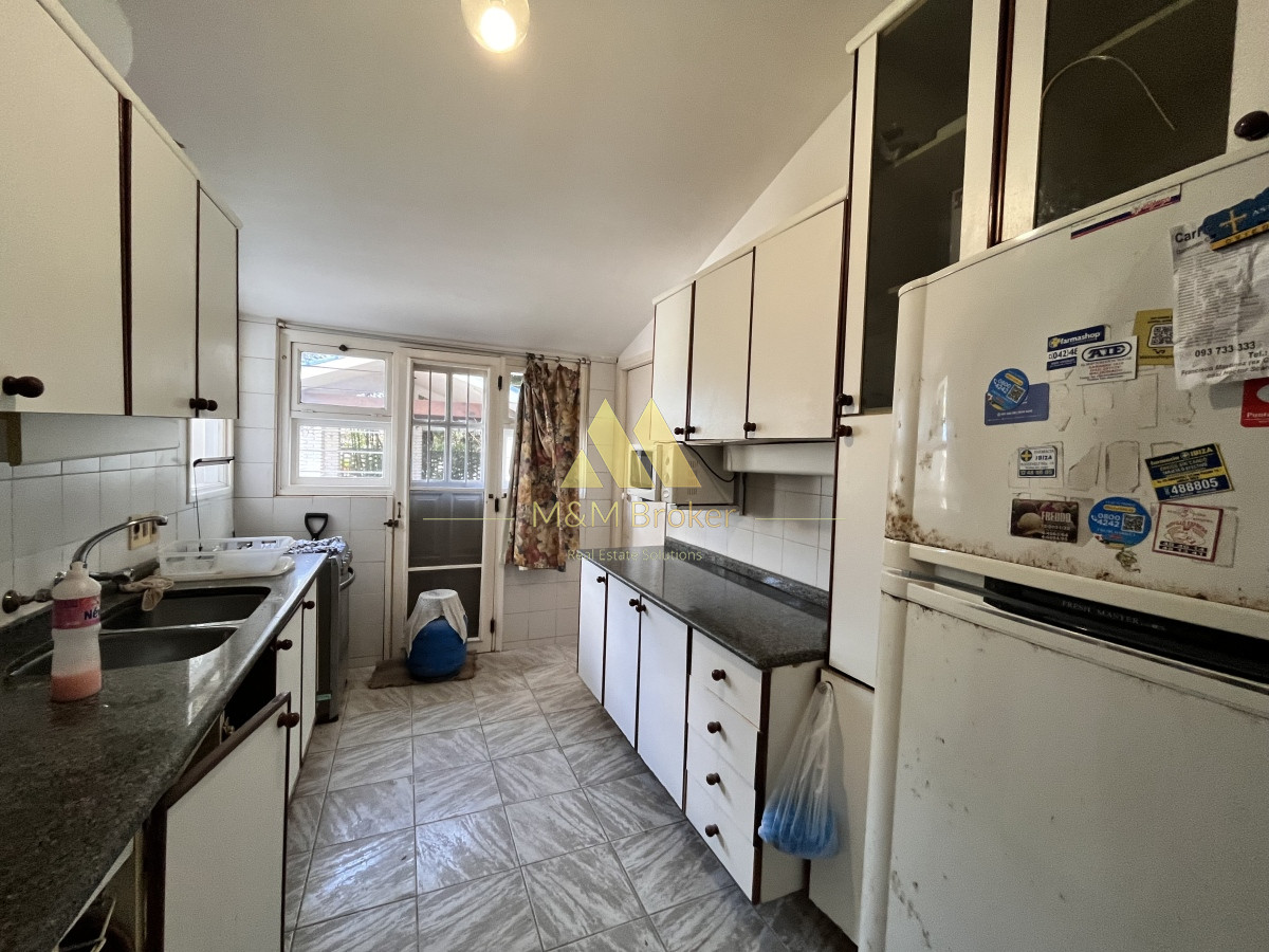 Casa ID.490 - Venta casa 5 dormitorios Playa Mansa parada 10
