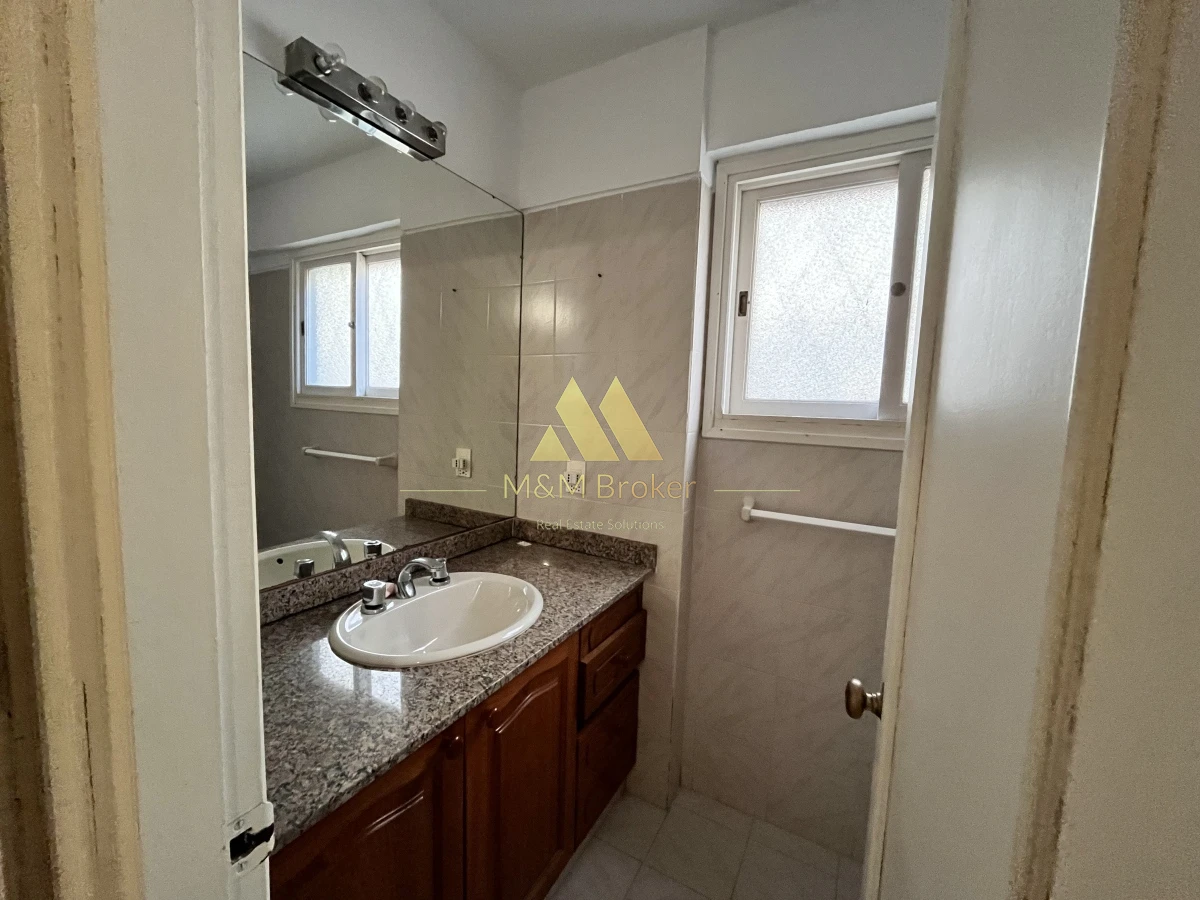 Casa ID.490 - Venta casa 5 dormitorios Playa Mansa parada 14