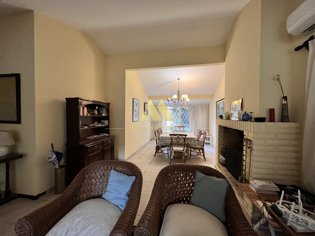 Casa ID.490 - Venta casa 5 dormitorios Playa Mansa parada 10