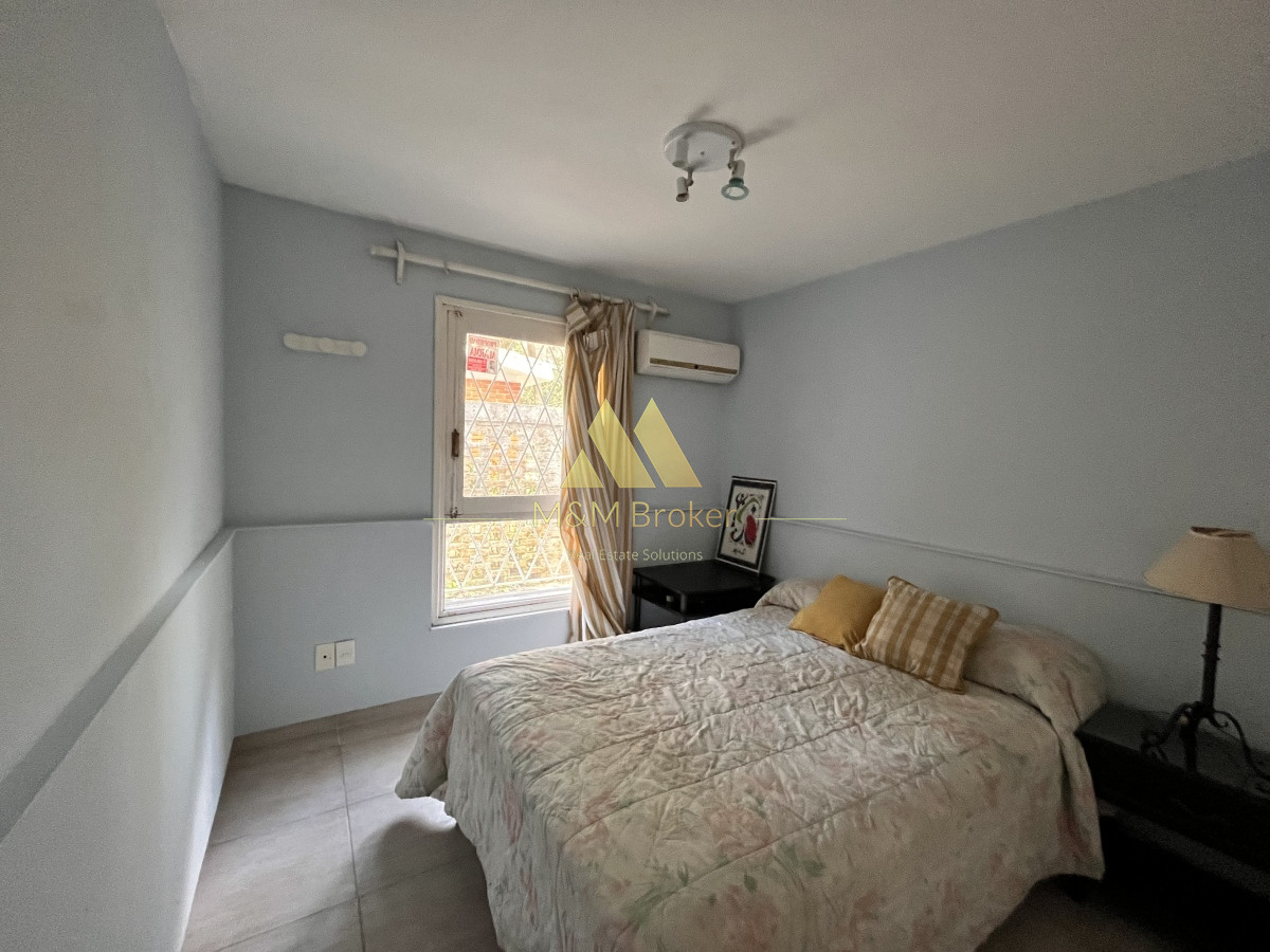 Casa ID.490 - Venta casa 5 dormitorios Playa Mansa parada 10