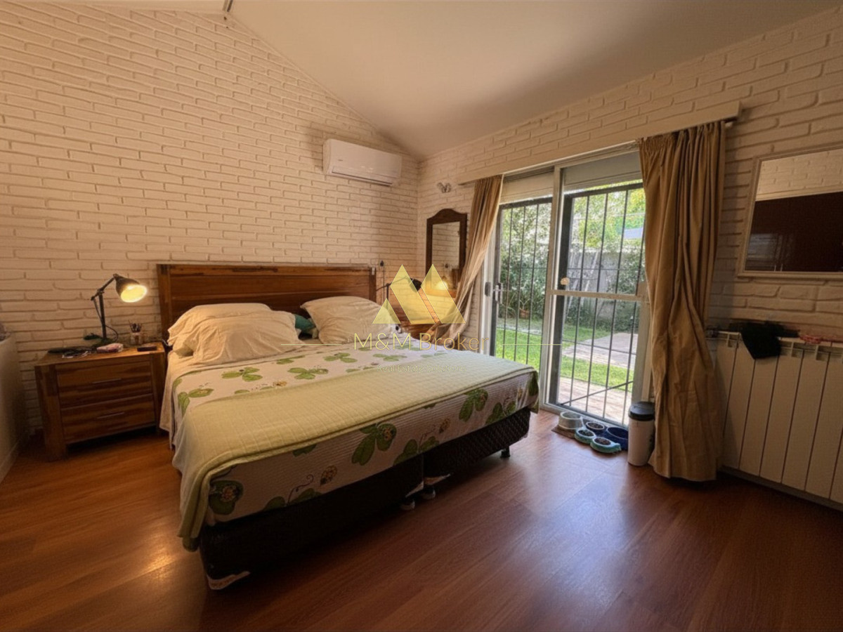 Casa ID.856 - Tradicional casa en Playa Mansa 4 dormitorios