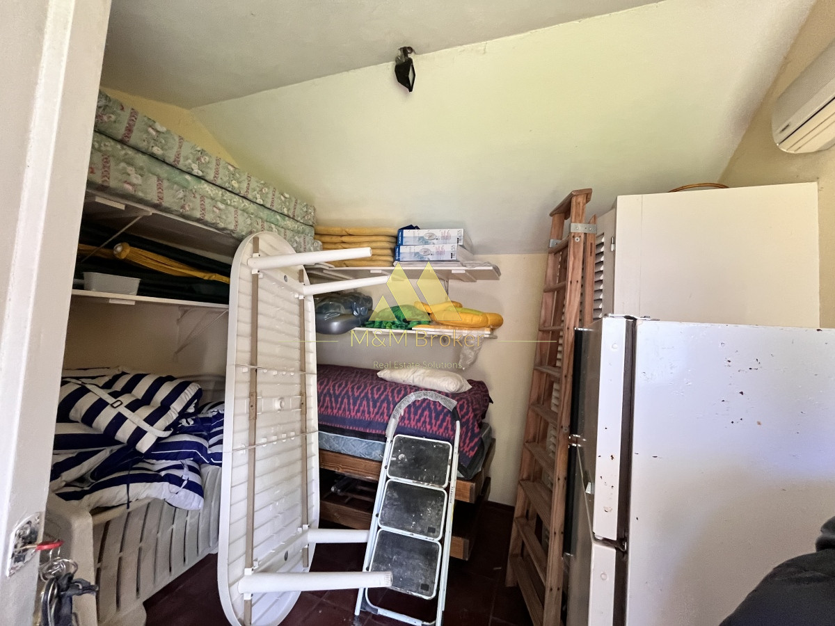 Casa ID.490 - Venta casa 5 dormitorios Playa Mansa parada 10