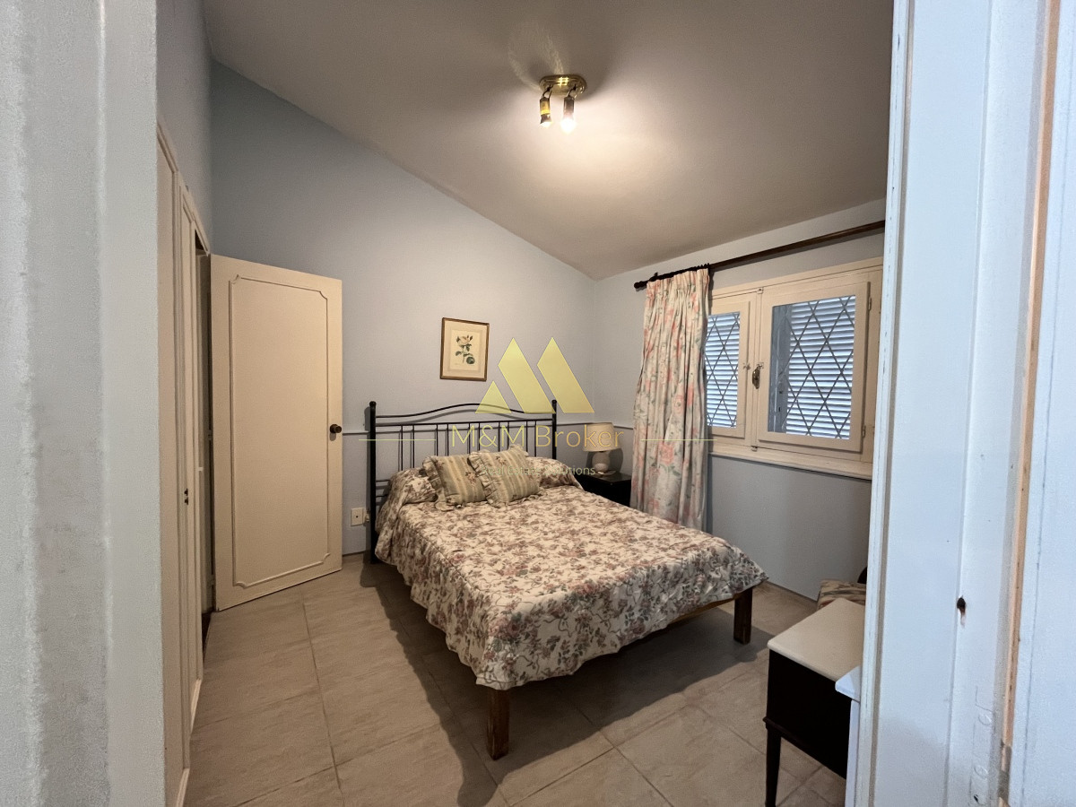 Casa ID.490 - Venta casa 5 dormitorios Playa Mansa parada 10