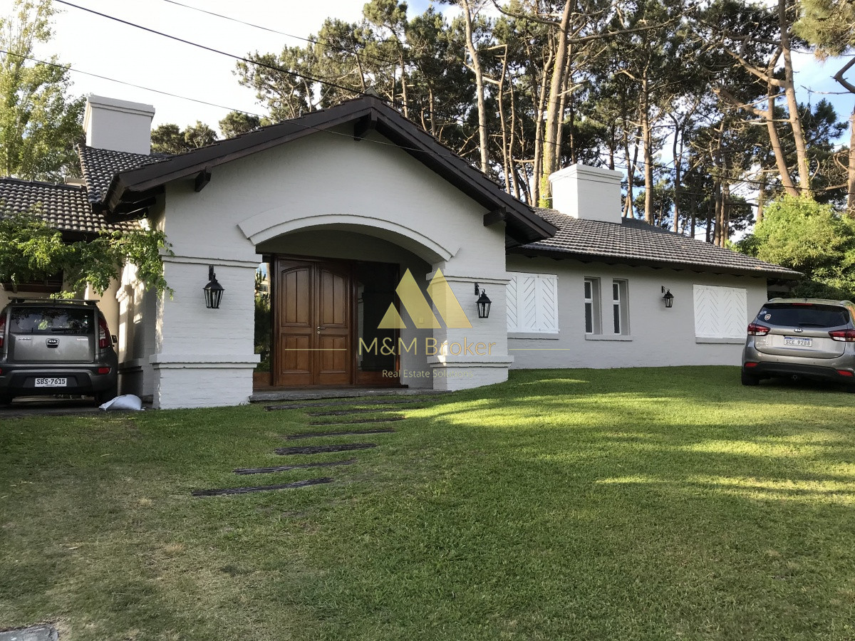 Casa ID.71 - Parada 22 Playa Brava, 4 suites, piscina climatizada y parrillero