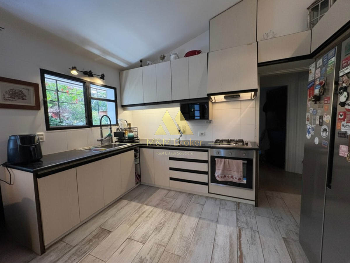 Casa ID.856 - Tradicional casa en Playa Mansa 4 dormitorios