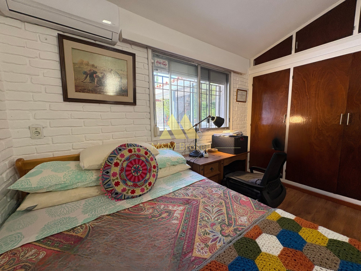 Casa ID.856 - Tradicional casa en Playa Mansa 4 dormitorios