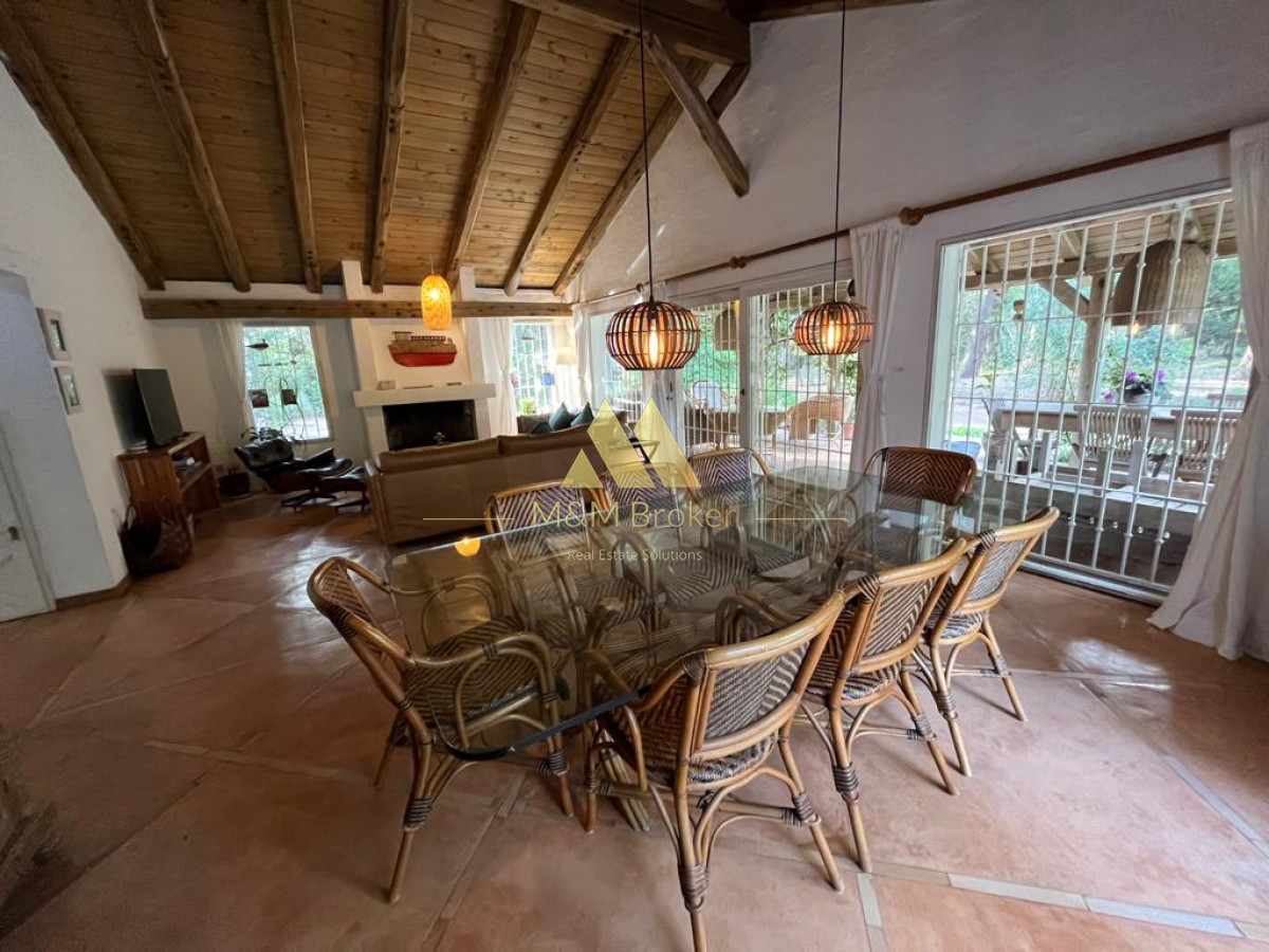 Casa ID.741 - Venta casa 5 dormitorios Pinares Uruguay