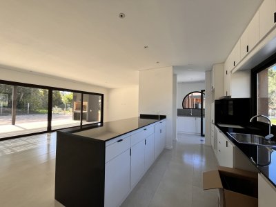 Venta casa 3 dormitorios San Rafael Punta del Este a Estrenar