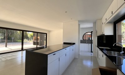 Venta casa 3 dormitorios San Rafael Punta del Este a Estrenar