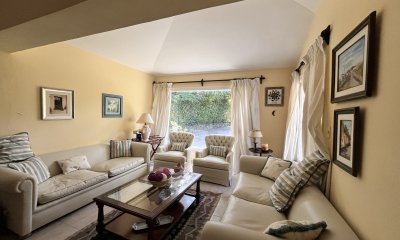 Venta casa 5 dormitorios Playa Mansa parada 10