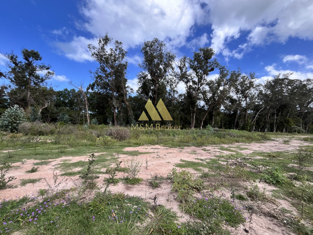 Terreno ID.409 - Venta terreno Pda 45 mansa (barrio privado)