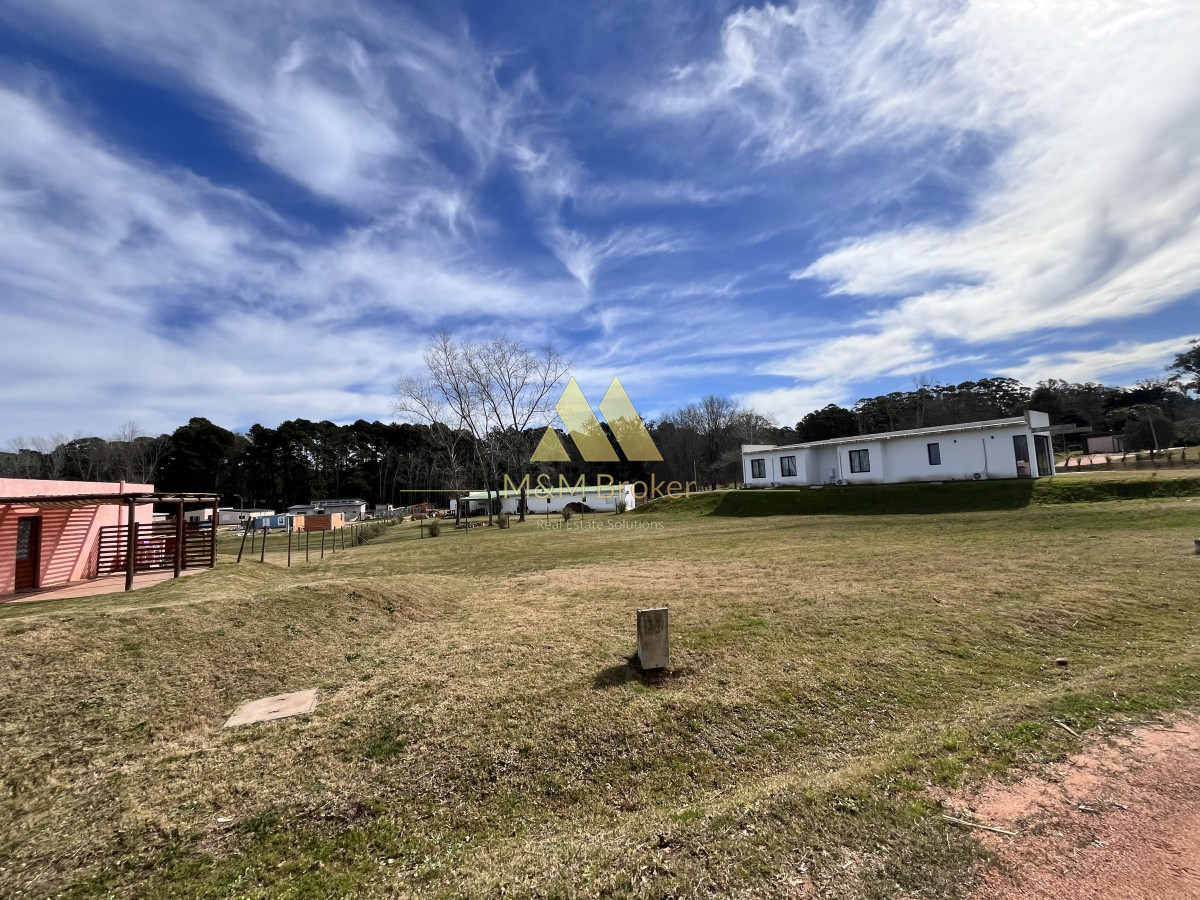 Terreno ID.463 - Venta terreno 1300 metros en Barrio Privado Zona lussich