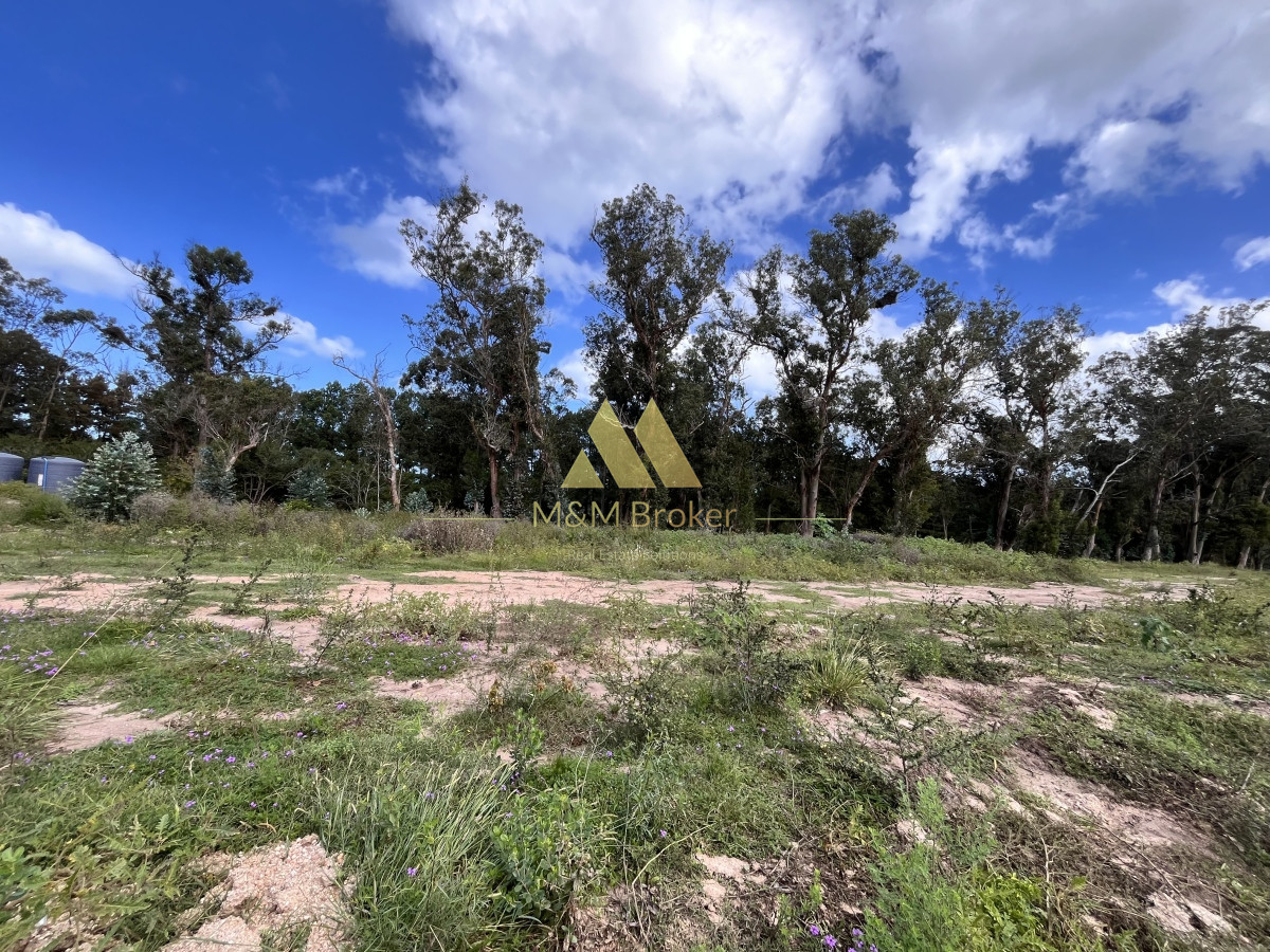 Terreno ID.409 - Venta terreno Pda 45 mansa (barrio privado)
