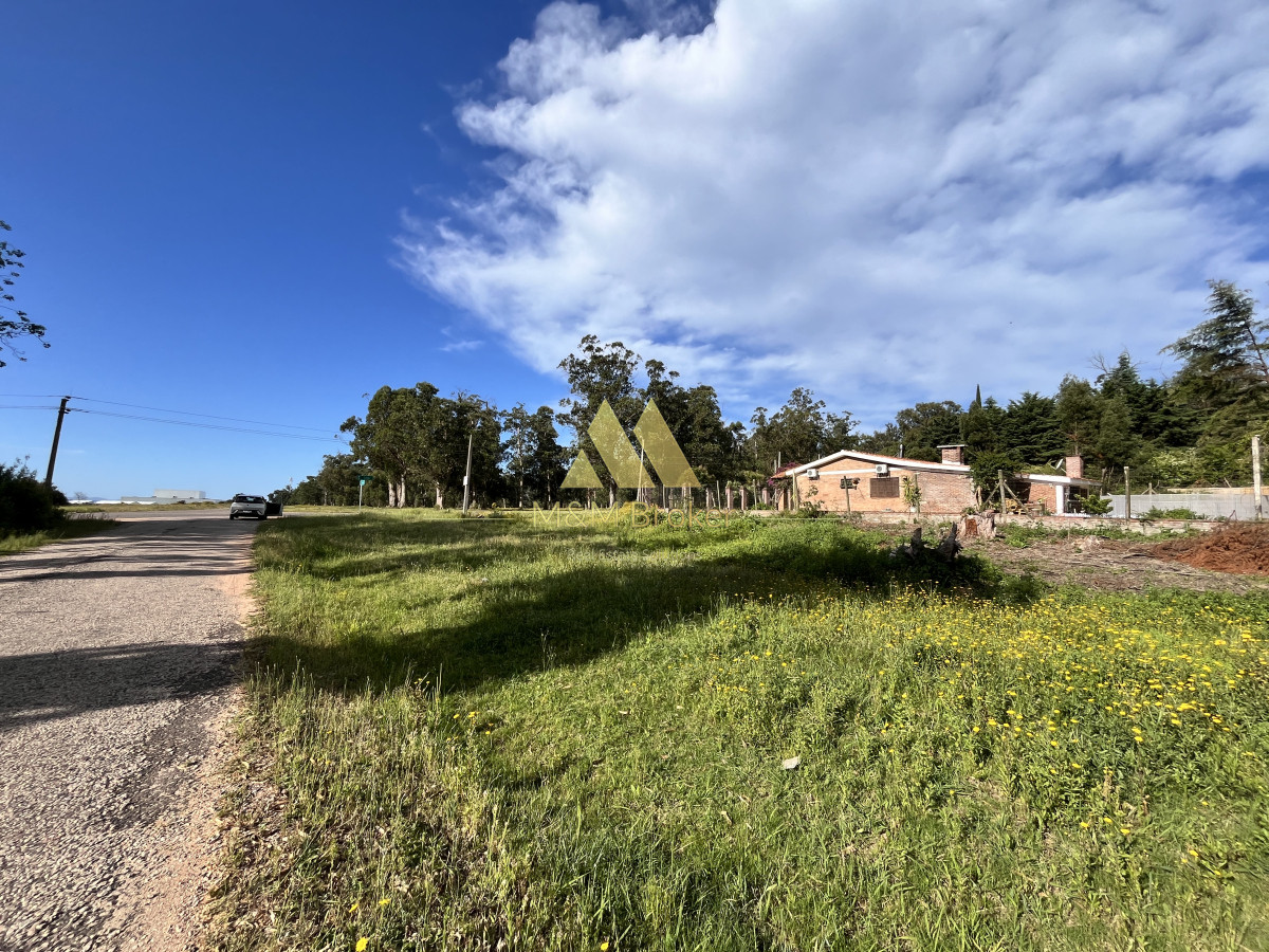 Terreno ID.647 - Venta terreno 1016m2 zona Golf Punta del Este